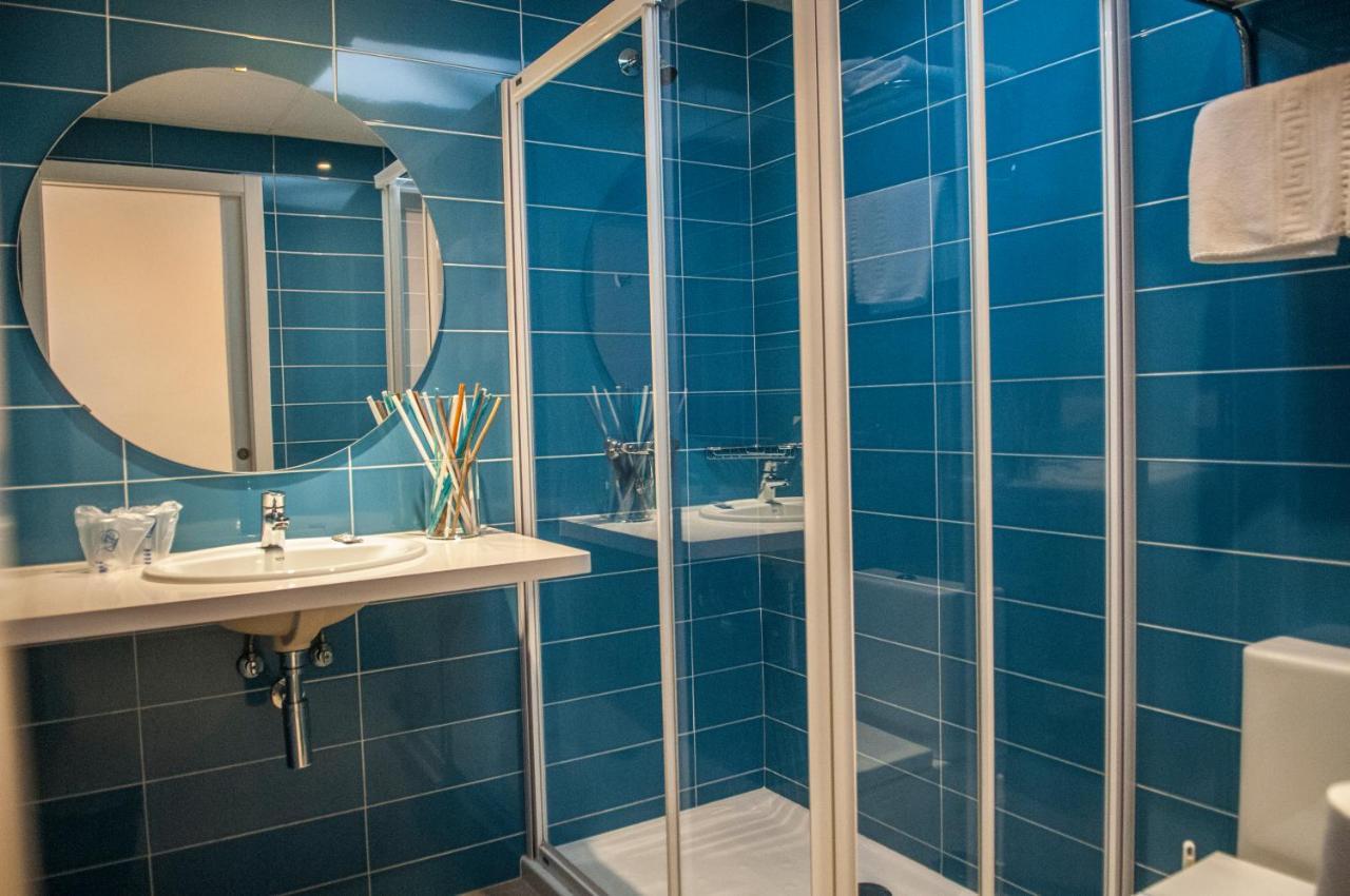 Hostal Xuroy Cala Alcaufar Eksteriør billede