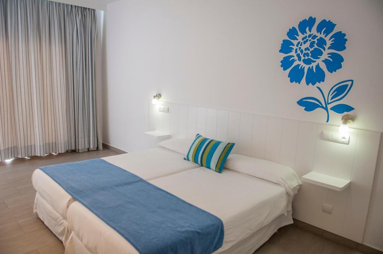Hostal Xuroy Cala Alcaufar Eksteriør billede