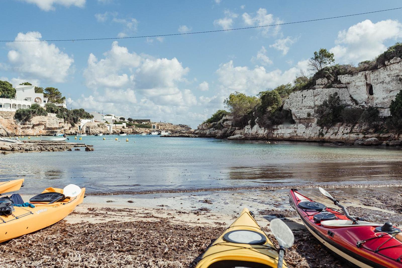 Hostal Xuroy Cala Alcaufar Eksteriør billede