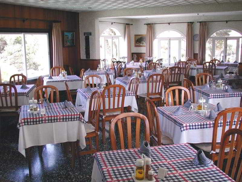 Hostal Xuroy Cala Alcaufar Eksteriør billede